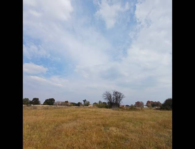 2,000M² VACANT LAND FOR SALE IN KOOKRUS